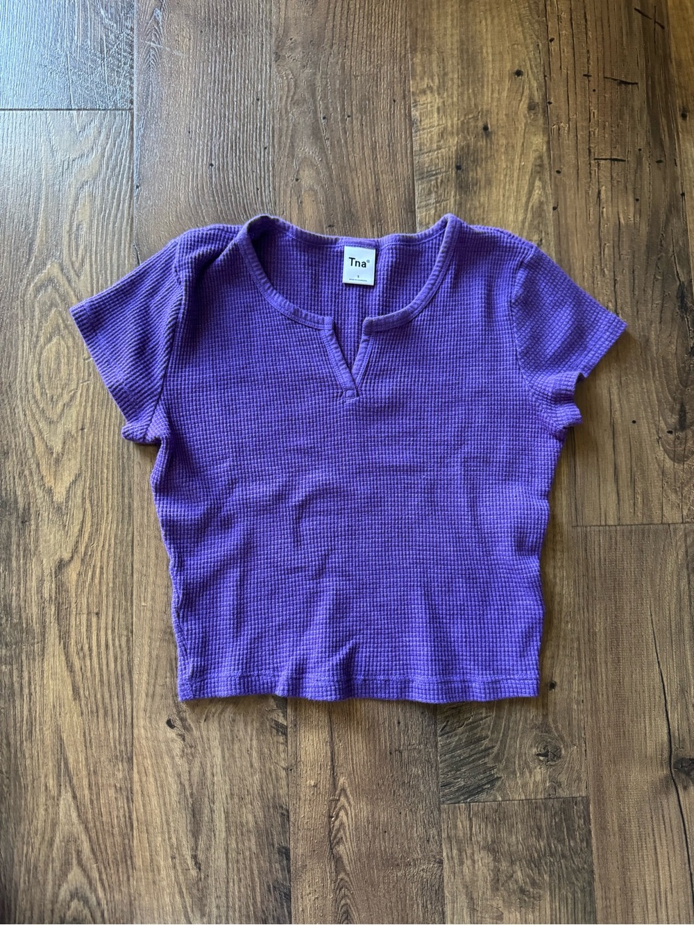 Aritzia TNA Waffle Notch T-Shirt- Purple 
(Cropped)